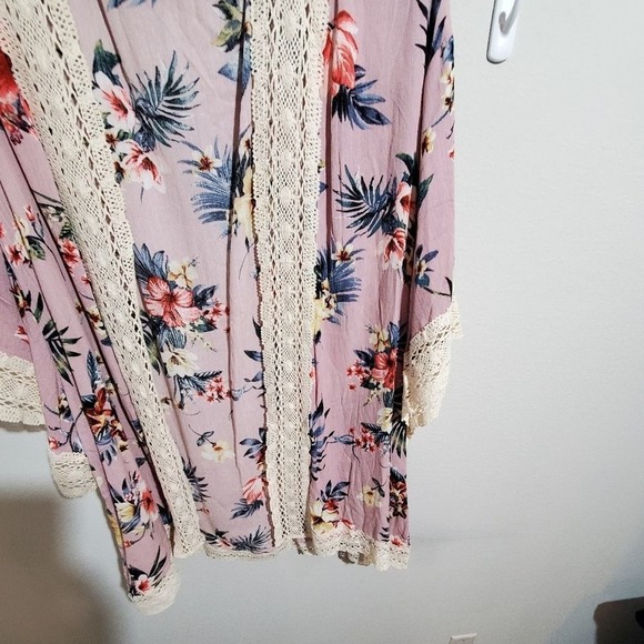 Indigo Rose Tropical Floral Crocheted lace Trim kimono wrap plus 2x - Picture 4 of 7